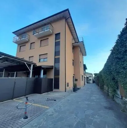 Nymphs Of Como, House Of Harmony - View Apartment *